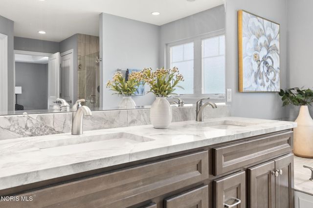 9599 Newbury Lane, Whitehouse, OH 43571