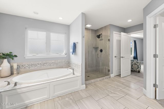 9599 Newbury Lane, Whitehouse, OH 43571