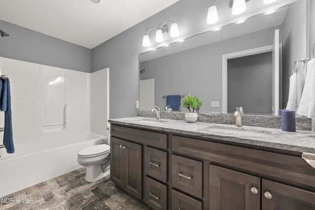 9599 Newbury Lane, Whitehouse, OH 43571
