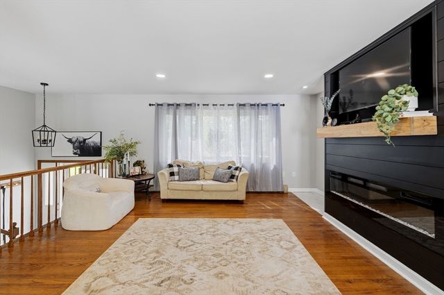 1535 Meridian St, Fall River, MA 02720