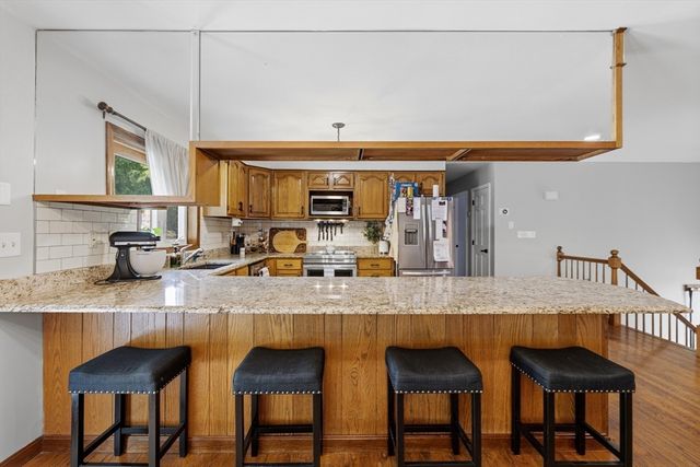 1535 Meridian St, Fall River, MA 02720