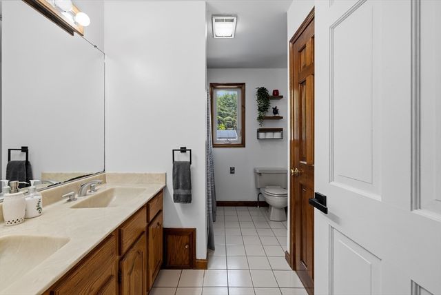 1535 Meridian St, Fall River, MA 02720