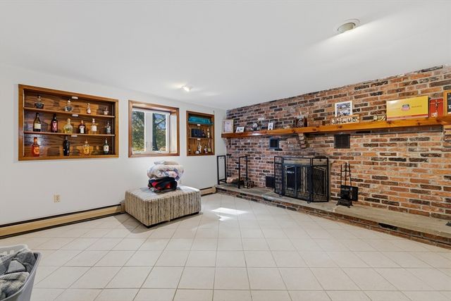 1535 Meridian St, Fall River, MA 02720