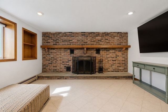 1535 Meridian St, Fall River, MA 02720