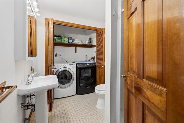1535 Meridian St, Fall River, MA 02720