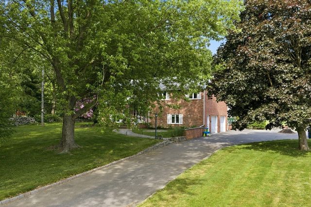 1535 Meridian St, Fall River, MA 02720
