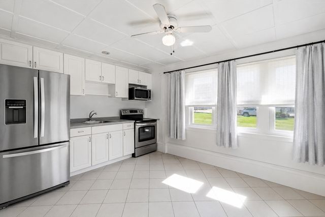 1535 Meridian St, Fall River, MA 02720