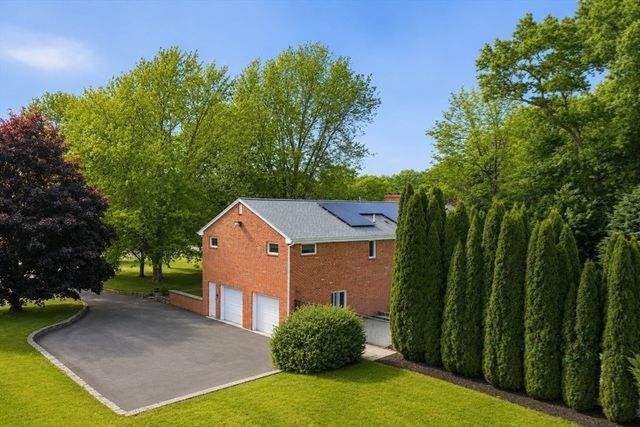 1535 Meridian St, Fall River, MA 02720