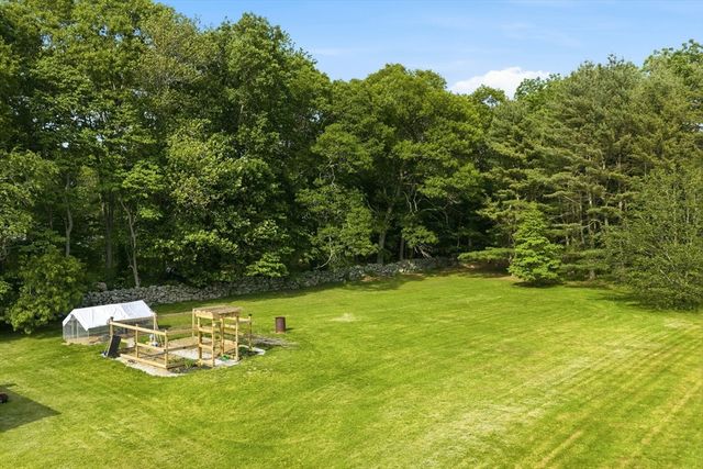 1535 Meridian St, Fall River, MA 02720