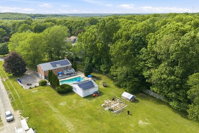 1535 Meridian St, Fall River, MA 02720