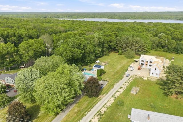 1535 Meridian St, Fall River, MA 02720