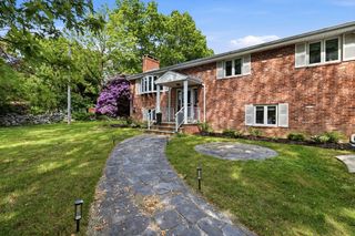 1535 Meridian St, Fall River, MA 02720