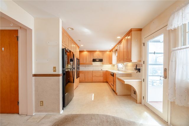 73 Wembly Road, Greece, NY 14616