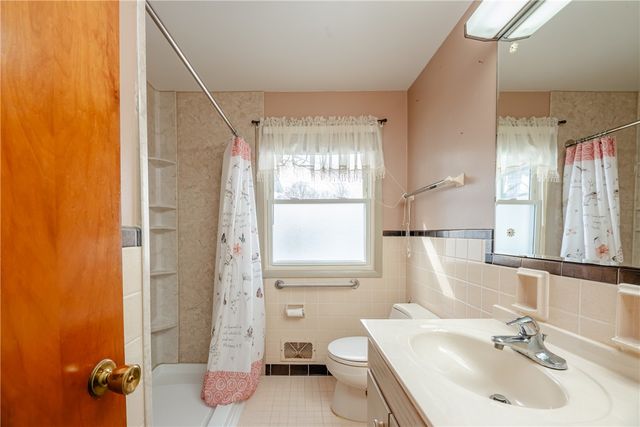 73 Wembly Road, Greece, NY 14616