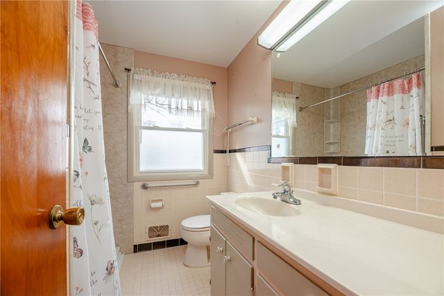 73 Wembly Road, Greece, NY 14616