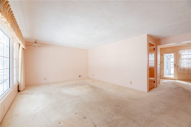 73 Wembly Road, Greece, NY 14616