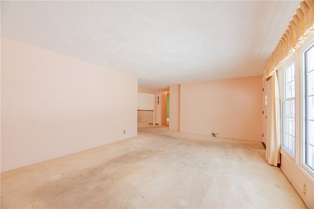 73 Wembly Road, Greece, NY 14616