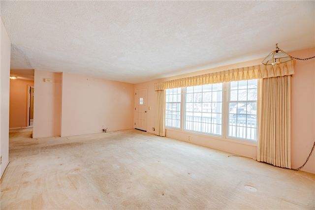 73 Wembly Road, Greece, NY 14616