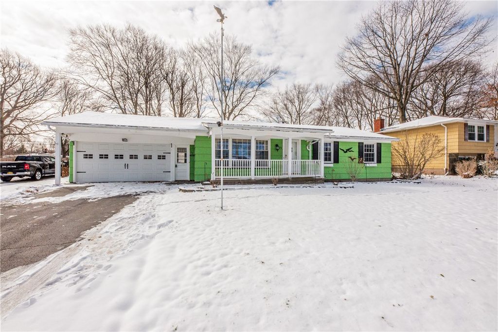 73 Wembly Road, Greece, NY 14616