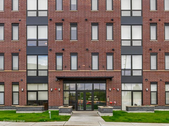 2811 Thatcher Avenue 302, River Grove, IL 60171