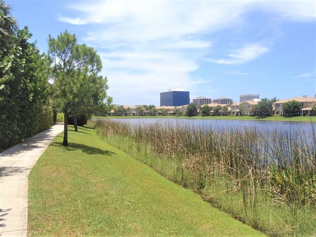 883 Millbrae Court 5, West Palm Beach, FL 33401