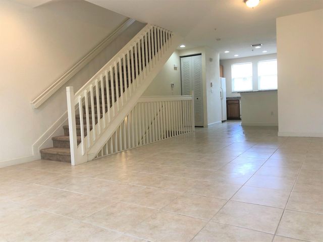 883 Millbrae Court 5, West Palm Beach, FL 33401