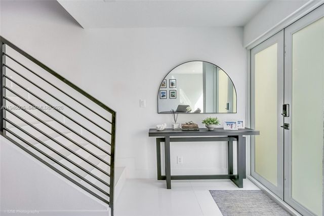 16479 NE 27th Pl 16, North Miami Beach, FL 33160