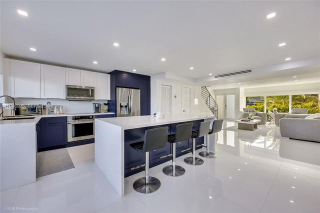 16479 NE 27th Pl 16, North Miami Beach, FL 33160