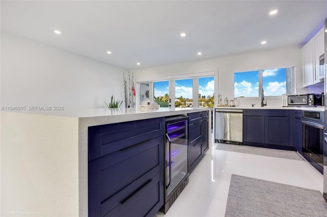 16479 NE 27th Pl 16, North Miami Beach, FL 33160