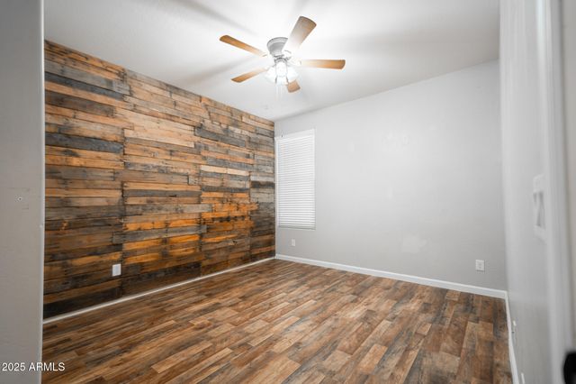 18433 W SUNNYSLOPE Lane, Waddell, AZ 85355