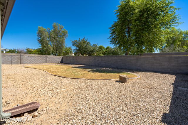 18433 W SUNNYSLOPE Lane, Waddell, AZ 85355