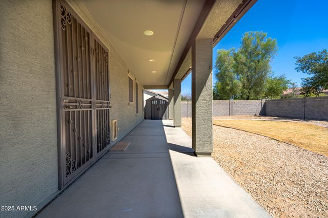 18433 W SUNNYSLOPE Lane, Waddell, AZ 85355