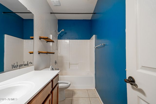 18433 W SUNNYSLOPE Lane, Waddell, AZ 85355