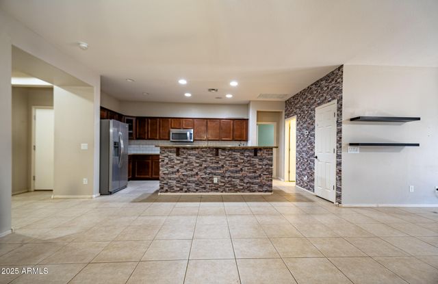 18433 W SUNNYSLOPE Lane, Waddell, AZ 85355