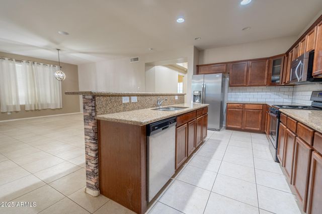 18433 W SUNNYSLOPE Lane, Waddell, AZ 85355