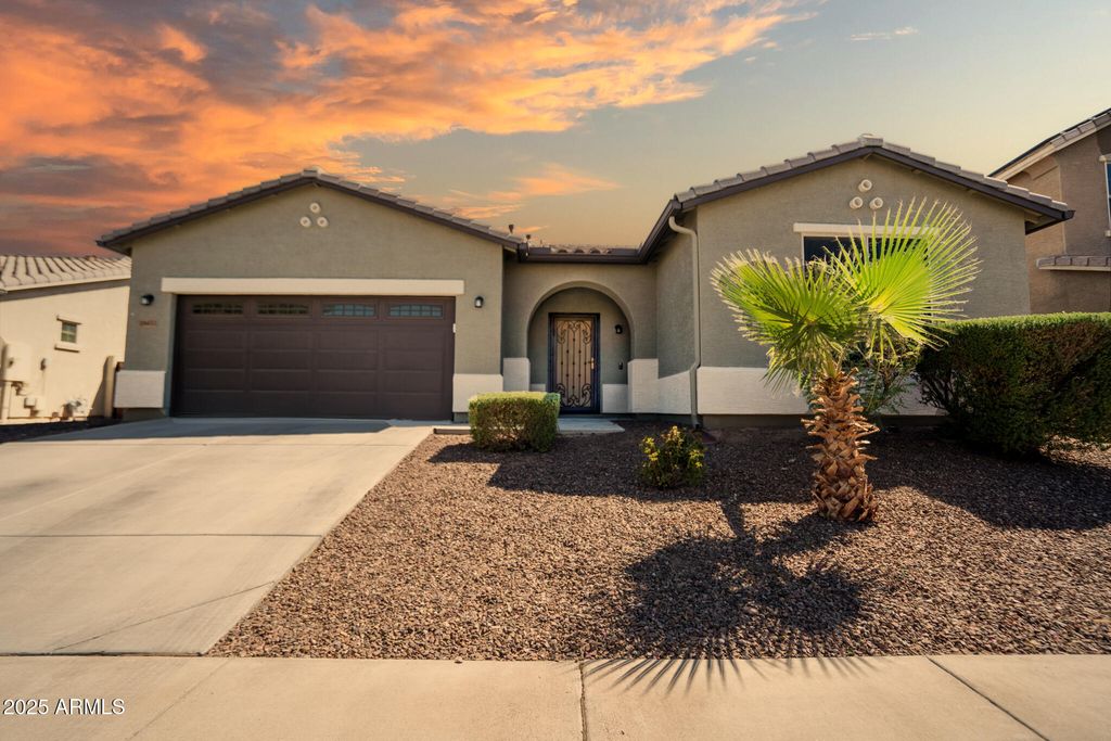 18433 W SUNNYSLOPE Lane, Waddell, AZ 85355