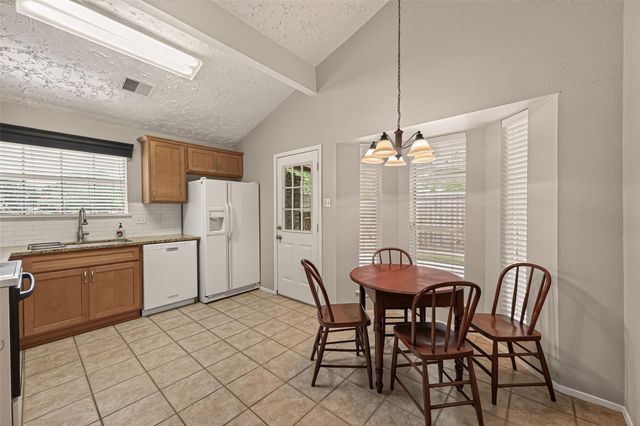 2811 Pheasant Creek Drive, Sugar Land, TX 77498