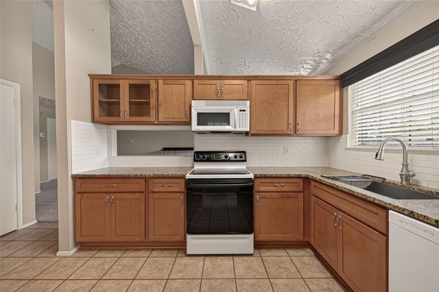 2811 Pheasant Creek Drive, Sugar Land, TX 77498