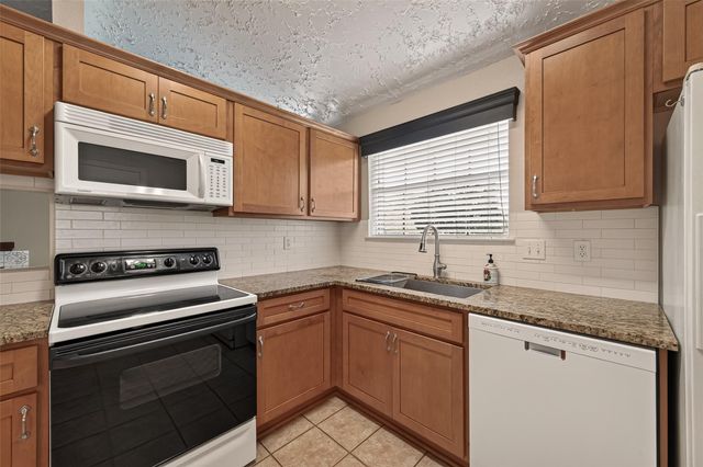 2811 Pheasant Creek Drive, Sugar Land, TX 77498