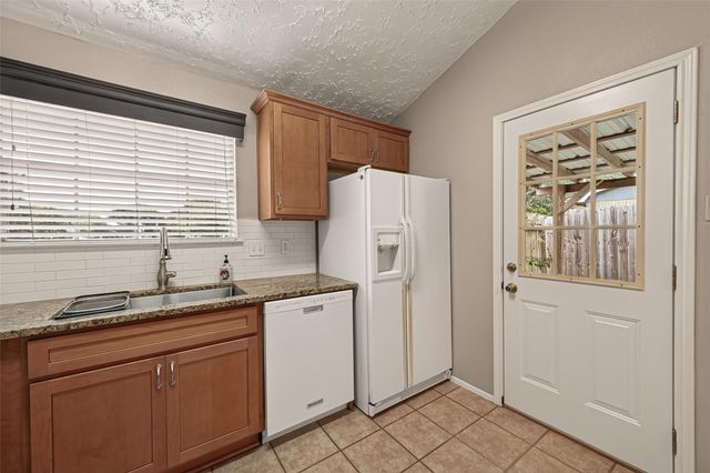 2811 Pheasant Creek Drive, Sugar Land, TX 77498