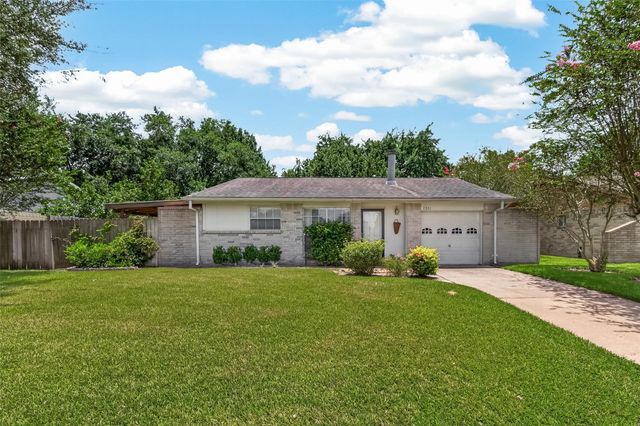 2811 Pheasant Creek Drive, Sugar Land, TX 77498