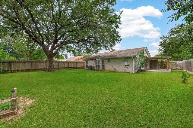 2811 Pheasant Creek Drive, Sugar Land, TX 77498
