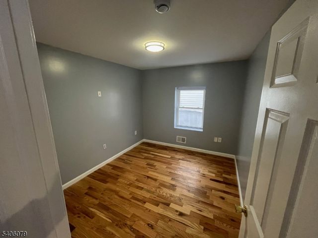 120 Fleming Ave, Newark City, NJ 07105