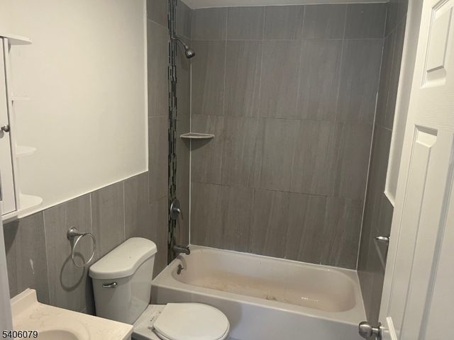 120 Fleming Ave, Newark City, NJ 07105