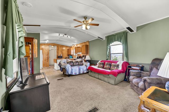 1765 Woolworth Rd, Erin, TN 37061