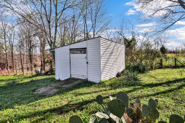 1765 Woolworth Rd, Erin, TN 37061