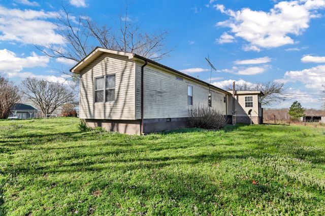 1765 Woolworth Rd, Erin, TN 37061