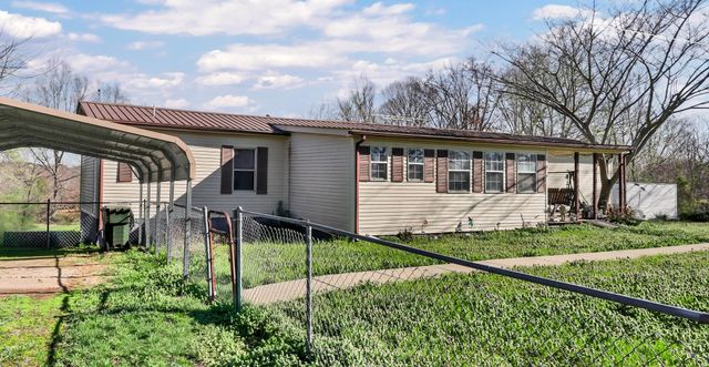 1765 Woolworth Rd, Erin, TN 37061