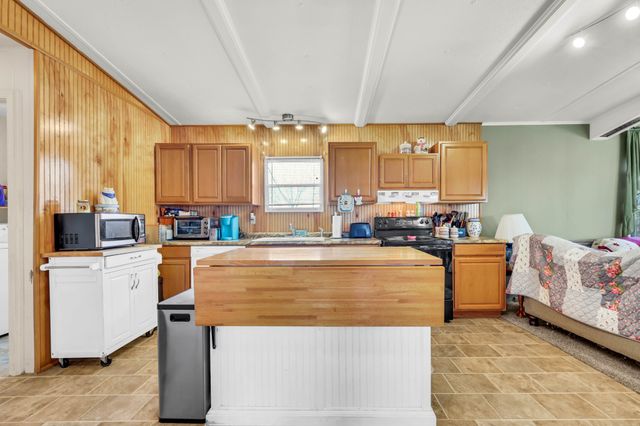 1765 Woolworth Rd, Erin, TN 37061