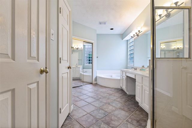 9407 Walnut Brook Court, Houston, TX 77040